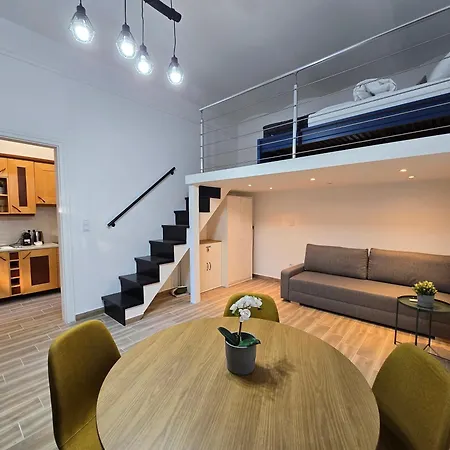 Primavera - New In The Heart Of * Budapest
