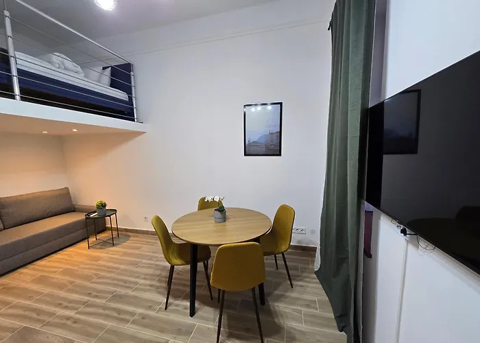 Primavera - New In The Heart Of * Budapest